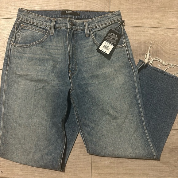 Hudson Jeans. Hudson Sloane
Extreme Baggy Cropped Jeans Size 27
Color: Blue. - Picture 2 of 8